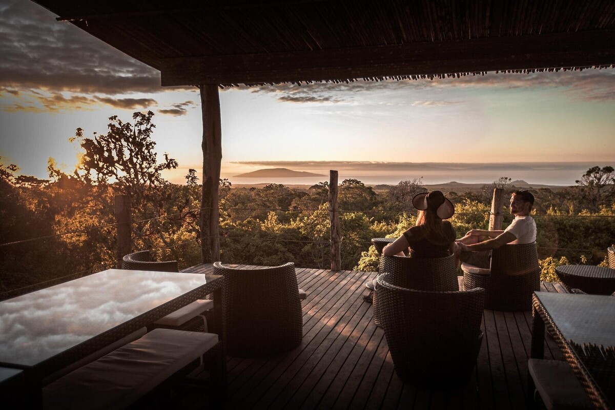 Four Seasons Safari Lodge